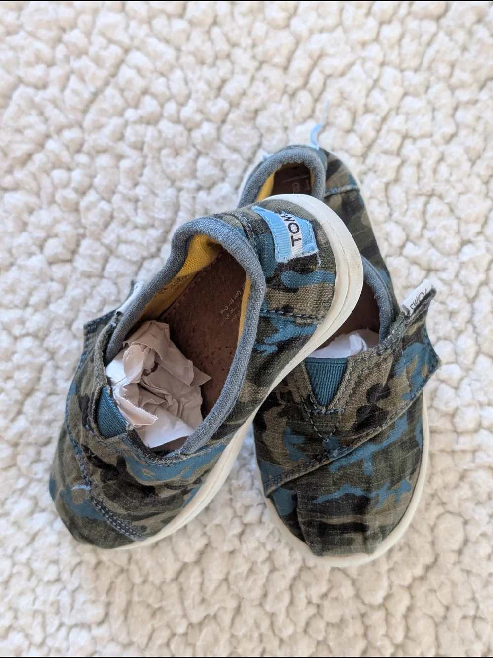 Great Condition: Tom’s Alpargata Blue Gray Camo Kids 8  ◦ Normal Pre-Owned Wear